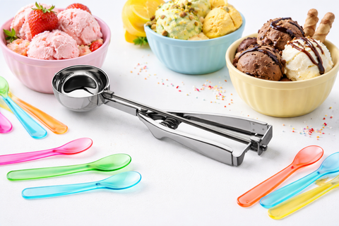 Accessori per gelato artigianale: porzionatori, coppette e cucchiaini professionali